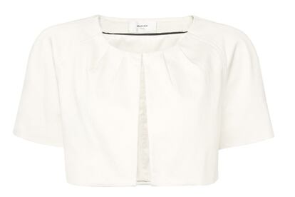 Bolero blanco de Mango (29,99 euros).