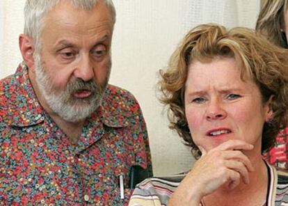 Mike Leigh e Imelda Staunton en la Mostra.