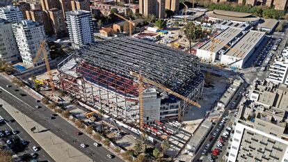 Vista exterior de las obras del Roig Arena, en Valencia.