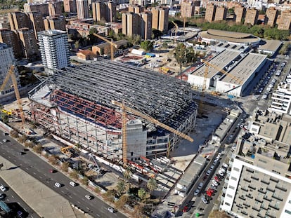 Vista exterior de las obras del Roig Arena, en Valencia.