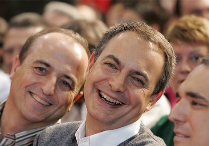 Miguel Sebastián, José Luis Rodríguez Zapatero y Rafael Simancas, durante el acto de ayer en Madrid.