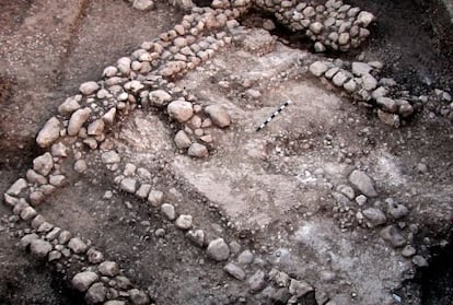 Restos de una vivienda de 10.000 años de antigüedad encontrada en Jerusalén, la más antigua de la zona según los arqueólogos.