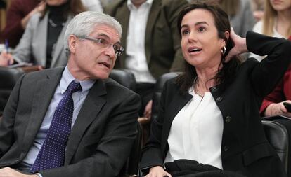 El presidente de Renfe, Isaías Táboas, junto a la presidenta de Adif, Isabel Pardo.