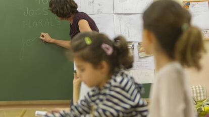 Clase de catalán en un colegio de Barcelona, en una imagen de archivo.