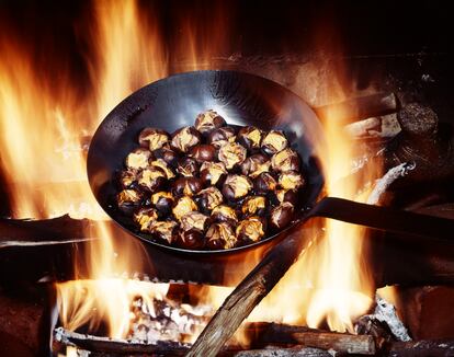 1980s Chestnuts Roasting In Iron Skillet On An Open Fire Traditional Winter Christmas Fare