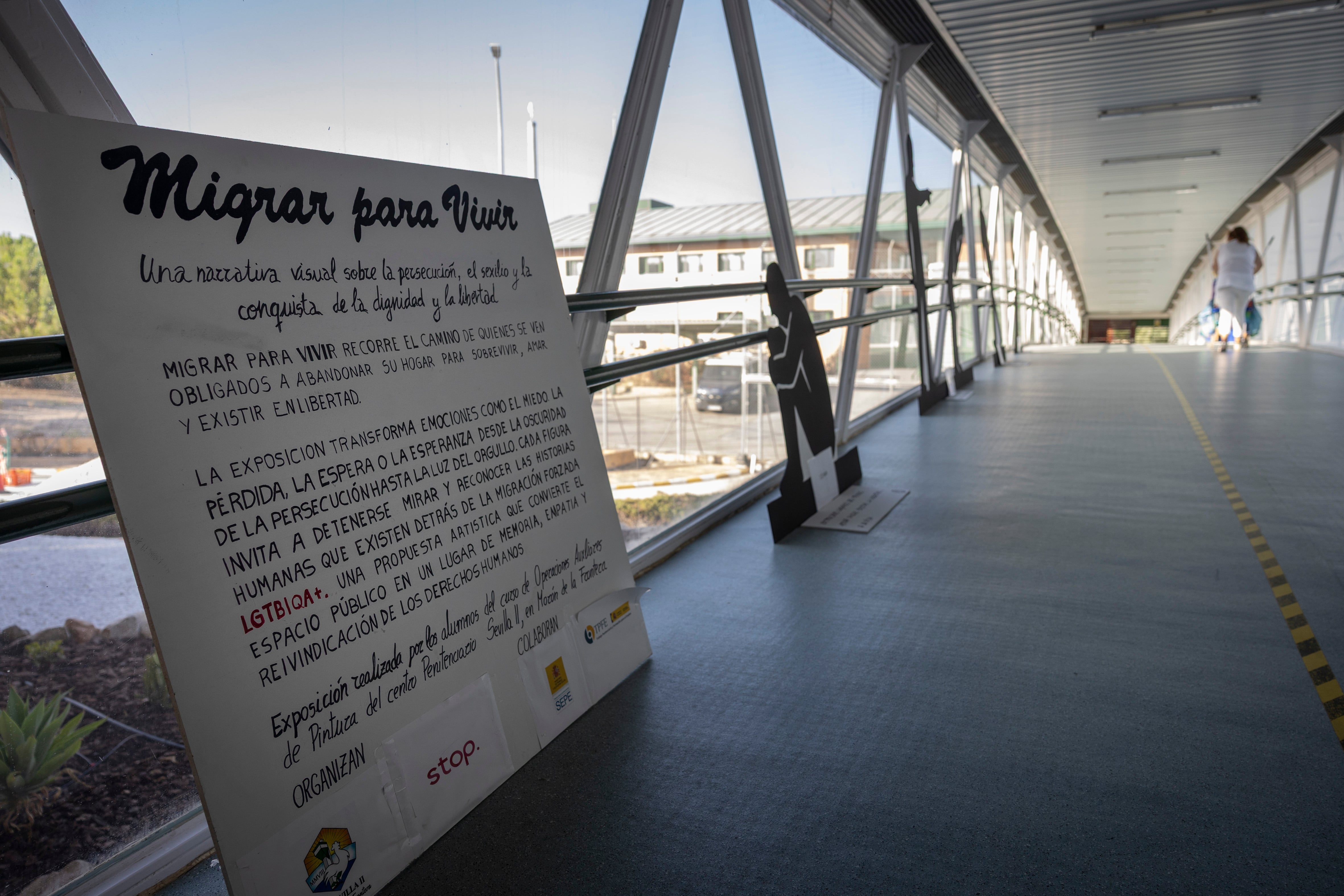 Una exposición contra la 'LGTBI-fobia' en el centro penitenciario Sevilla II, en a localidad de Morón de la Frontera.