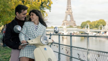 Pedro Alonso y Samantha Siqueiros, en el segundo episodio de 'Berlín'.