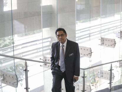 El presidente de la autoridad de la aviación civil de Malasia, Azharuddin Abdul Rahman, este lunes en Putrajaya.