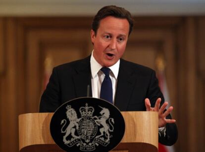 El primer ministro británico, David Cameron, comparece ante la prensa.