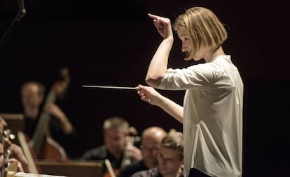 Joana Mallwitz dirigirá a la Filarmónica de Viena en la ópera 'Così fan tutte', de Mozart, que se estrenará en Salzburgo. 
 
