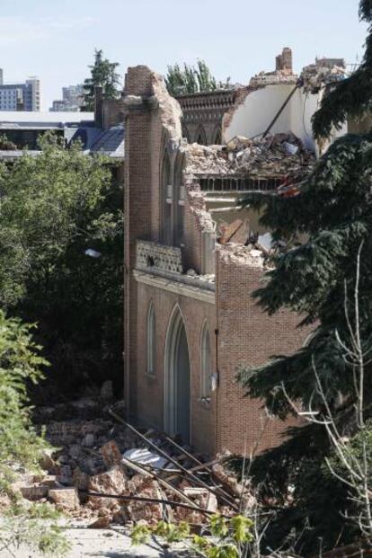 Iglesia del convento de la Las Damas Apostólicas, parcialmente demolido.