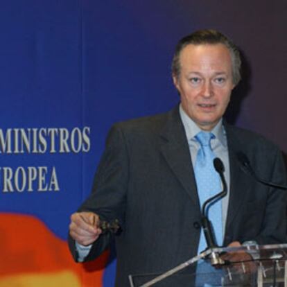 El ministro de Ciencia y Tecnología, Josep Piqué, ayer en Bruselas.