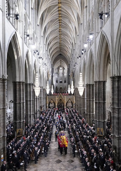 Vista general del funeral de Estado en la Abadía de Westminster, al que asistieron casas reales y mandatarios de todo el mundo.