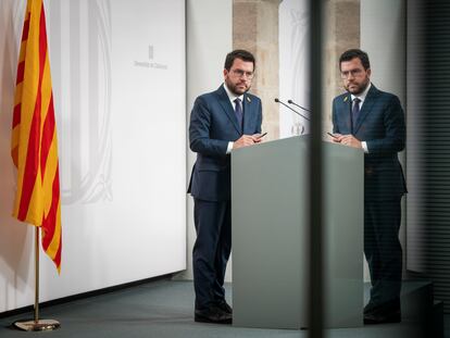 El presidente catalán, Pere Aragonès, en una rueda de prensa tras la toma de posesión de los nuevos consejeros de su Gobierno, este martes en Barcelona.