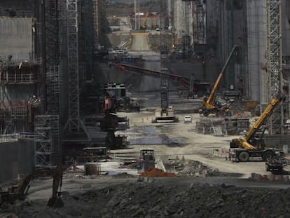 Panorámica de las obras de ampliación del canal de Panamá