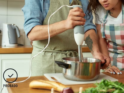 Disponer de una batidora de mano en la cocina resulta muy útil. GETTY IMAGES.