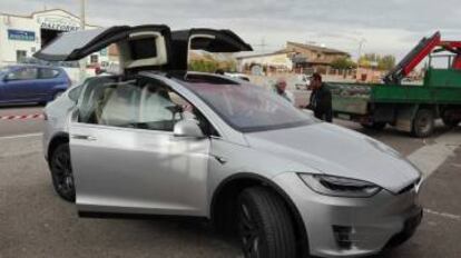 En la imagen, un coche Tesla Model X. Uno de los automóviles que se incluyen en la rifa.