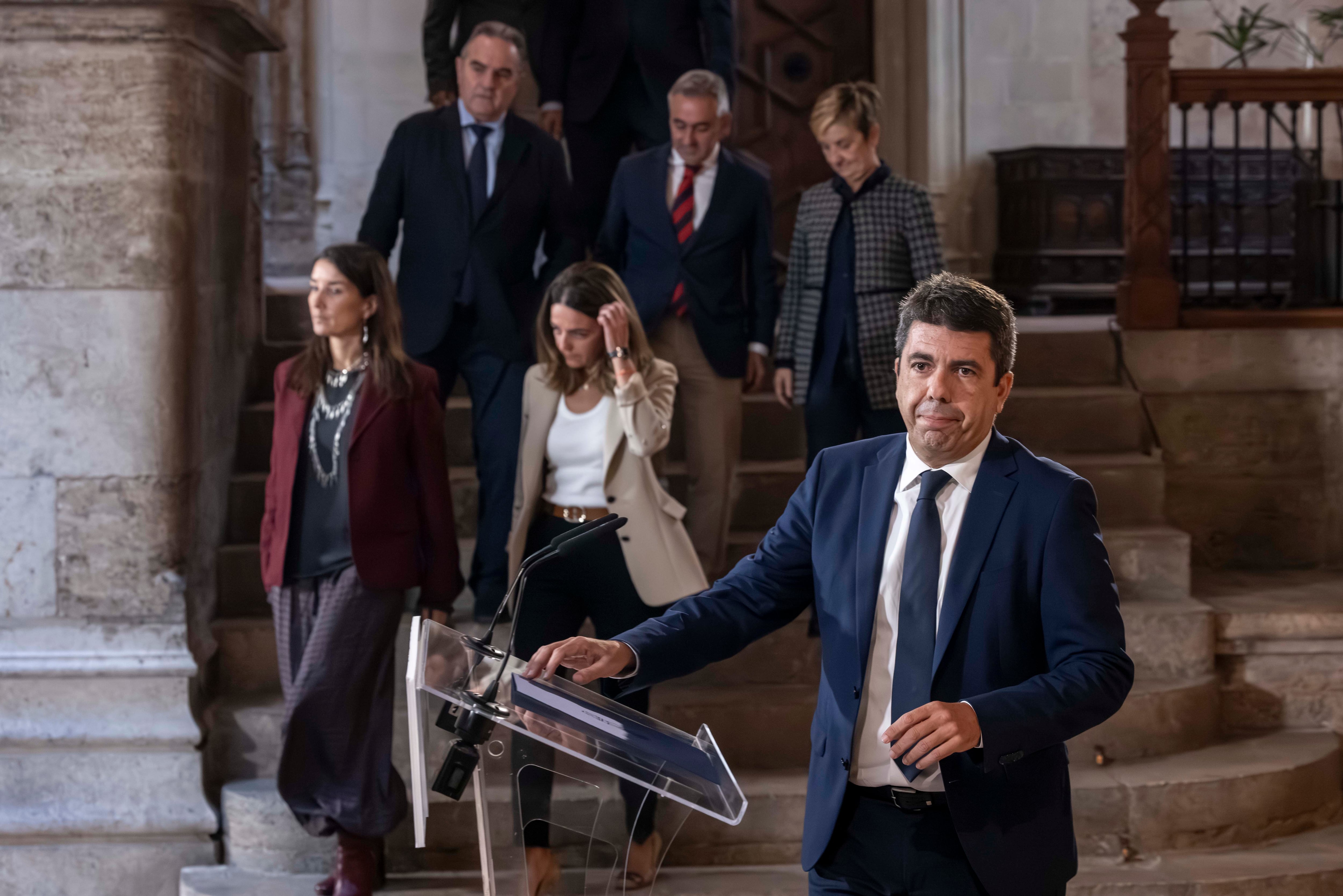 El presidente de la Generalitat, Carlos Mazón, momentos antes de su comparecencia en el Palau de la Generalitat.