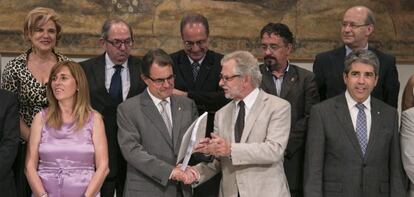 Mas recibe el informe del Consejo Asesor para la Transición Nacional.