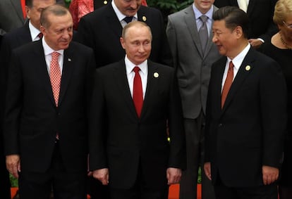 Recep Tayyip Erdogan, Vladimir Putin y Xi Jinping, durante un encuentro en China en mayo de 2017.