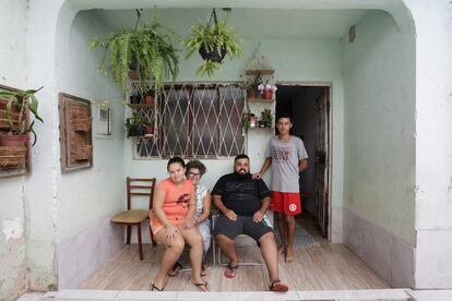 Los Prado Neves en su casa, en Porto Alegre.