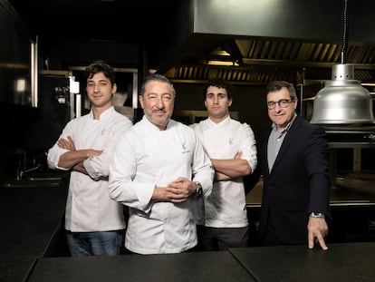 De izquierda a derecha: Marc Roca, Joan Roca, Martí Roca y Josep Roca, en El Celler de Can Roca, en Girona.