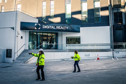 La fachada del edificio de la empresa de datos MAD4 de la empresa Digital Realty, en Madrid, actualmente en obras.