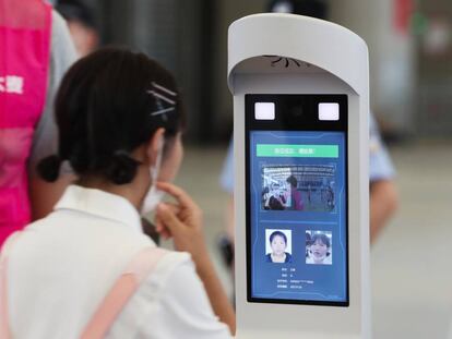 Amnistía Internacional acusa a empresas europeas de vender a China tecnología de reconocimiento facial