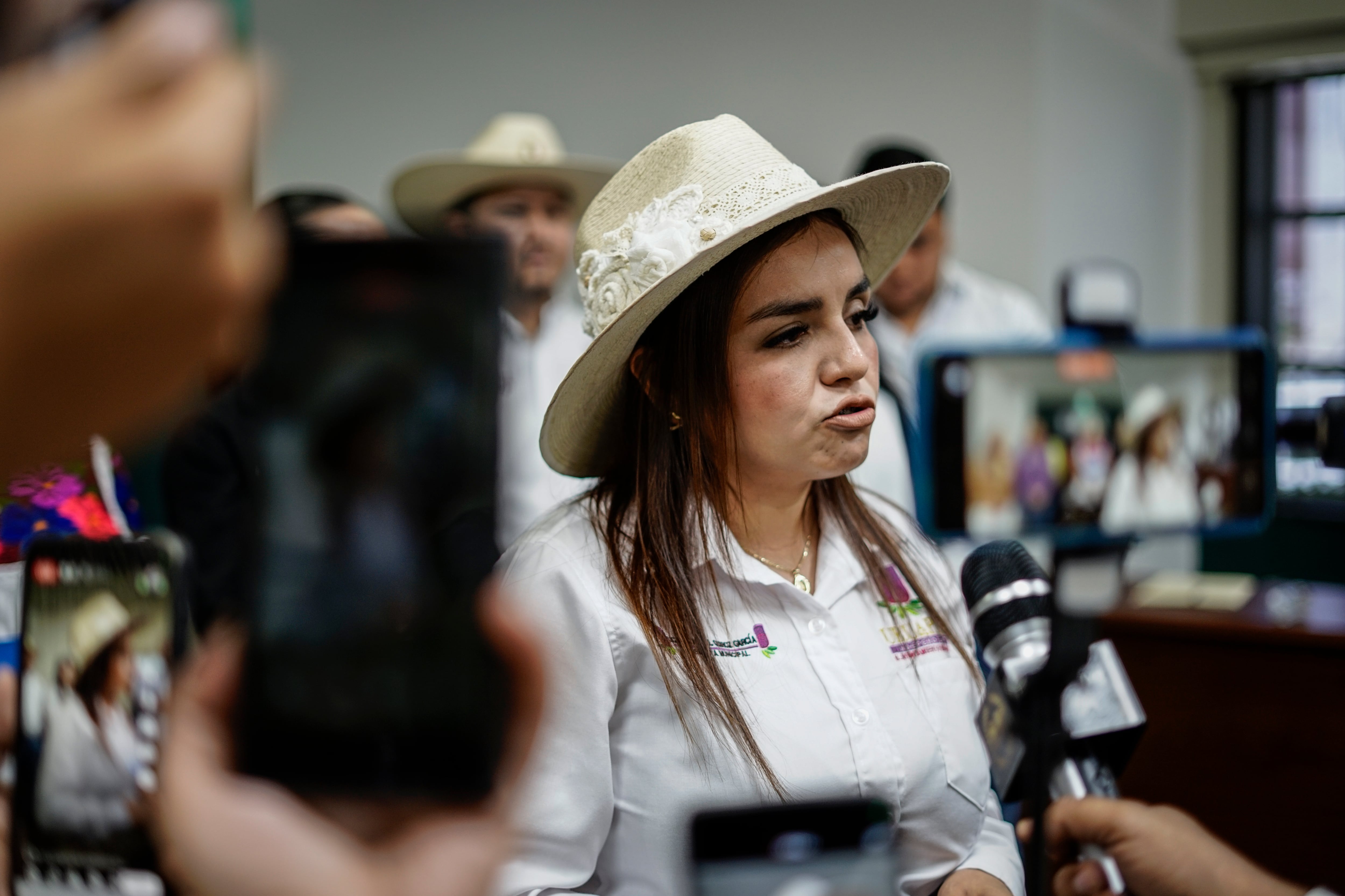 Los teléfonos de Carlos Manzo vuelven a poner a Grecia Quiroz bajo la lupa de la Fiscalía