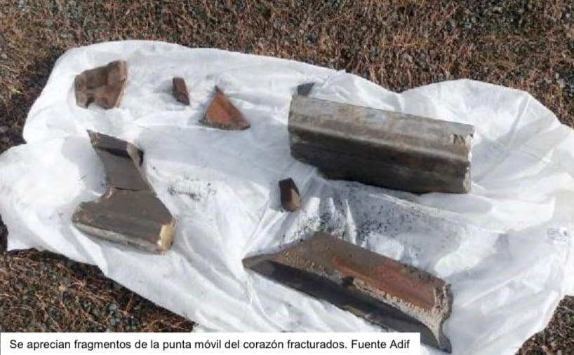 Imagen recogida en el informe de la CIAF sobre el descarrilamiento de 2017 que muestra fragmentos de la punta móvil del corazón del cruzamiento del desvío.
