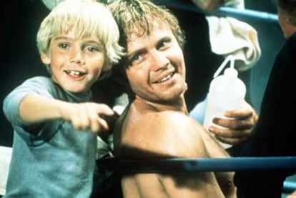 Ricky Schroder (izquierda) y John Voight, en un fotograma de <i>Campeón, </i>de Franco Zeffirelli.