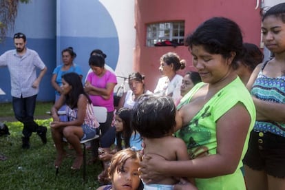 No dia 8 de janeiro, &iacute;ndios que est&atilde;o acolhidos na Casa de Passagem Ind&iacute;gena em Curitiba se manifestam contra morte de menino em Santa Catarina.