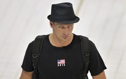 El estadounidense Ryan Lochte llega a la primera sesión de entrenamiento