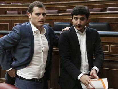 Albert Rivera y Toni Rold&aacute;n, el jueves en el Congreso. 