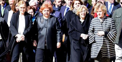 De izquierda a derecha, Cristina Cifuentes, &Aacute;ngeles Pedraza, Manuela Carmena y Soledad Becerril, durante el duod&eacute;cimo aniversario del 11-M.