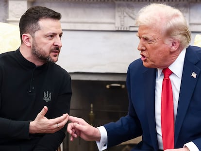 -FOTODELDÍA- JLX19. WASHINGTON (UNITED STATES), 28/02/2025.- El presidente estadounidense, Donald Trump (d), habla con el presidente ucraniano Volodymyr Zelensky, durante una reunión este viernes, en la Casa Blanca en Washington (Estados Unidos). EFE/ Jim Lo Scalzo / Pool