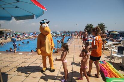 Piscina de un hotel en Vilaseca-Salou.