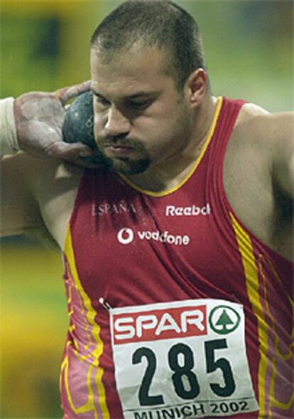 Manolo Martínez, durante uno de sus fallidos lanzamientos.