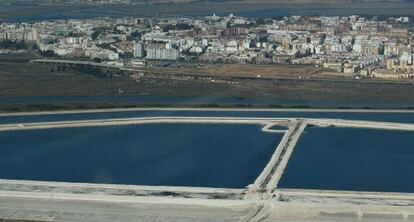 Balsas residuales de fosfoyesos, pertenecientes a Fertiberia, en Huelva. 