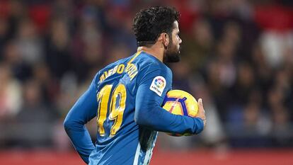 Diego Costa, durante el Girona-Atlético disputado el pasado domingo en Montilivi.