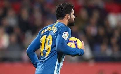 Diego Costa, durante el Girona-Atlético disputado el pasado domingo en Montilivi.