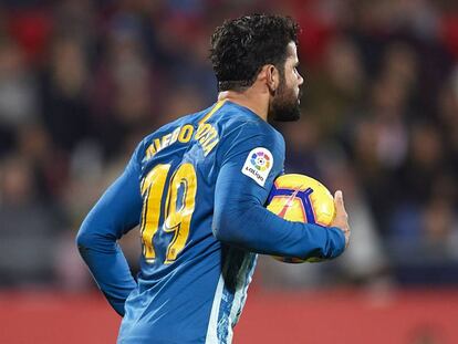 Diego Costa, durante el Girona-Atlético disputado el pasado domingo en Montilivi.