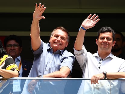 El presidente Bolsonaro y su entonces ministro Moro en la final de la Supercopa brasileña en febrero en Brasilia.
