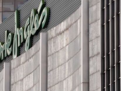 El Corte Inglés busca a 2.000 parados para su campaña de Navidad