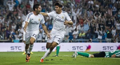 Isco celebra el gol definitivo.