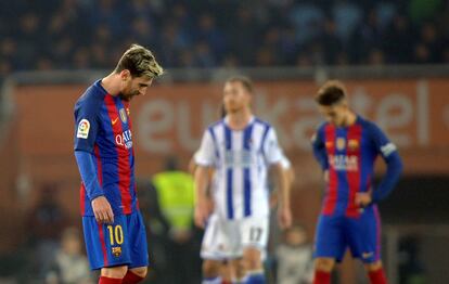 Lionel Messi reacciona durante el partido.