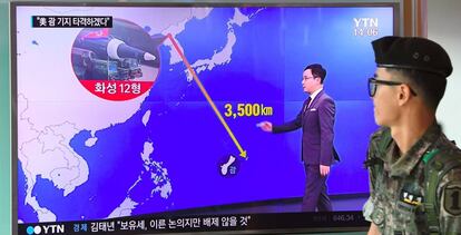 Soldado sul-coreano assiste a planos da Coreia do Norte de atacar Guam