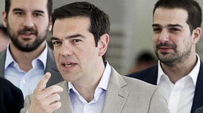 El primer ministro griego,Alexis Tsipras, durante su visita al Ministerio de Cultura, Educaci&oacute;n y Asuntos Religiosos. 