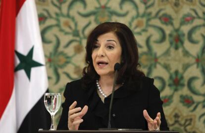 La asesora de medios del presidente sirio, Buthaina Shaaban, durante la rueda de prensa en Damasco.