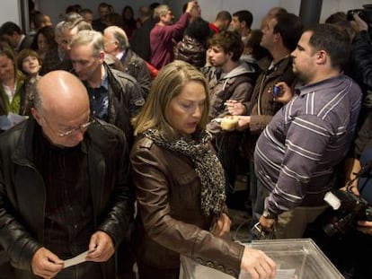 Un grupo de votantes, en las elecciones de 2012